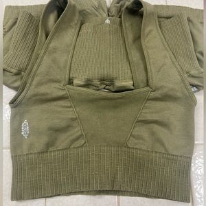 Free People Movement Good Karma Scoop Neck Bra
NWOT Olive Green